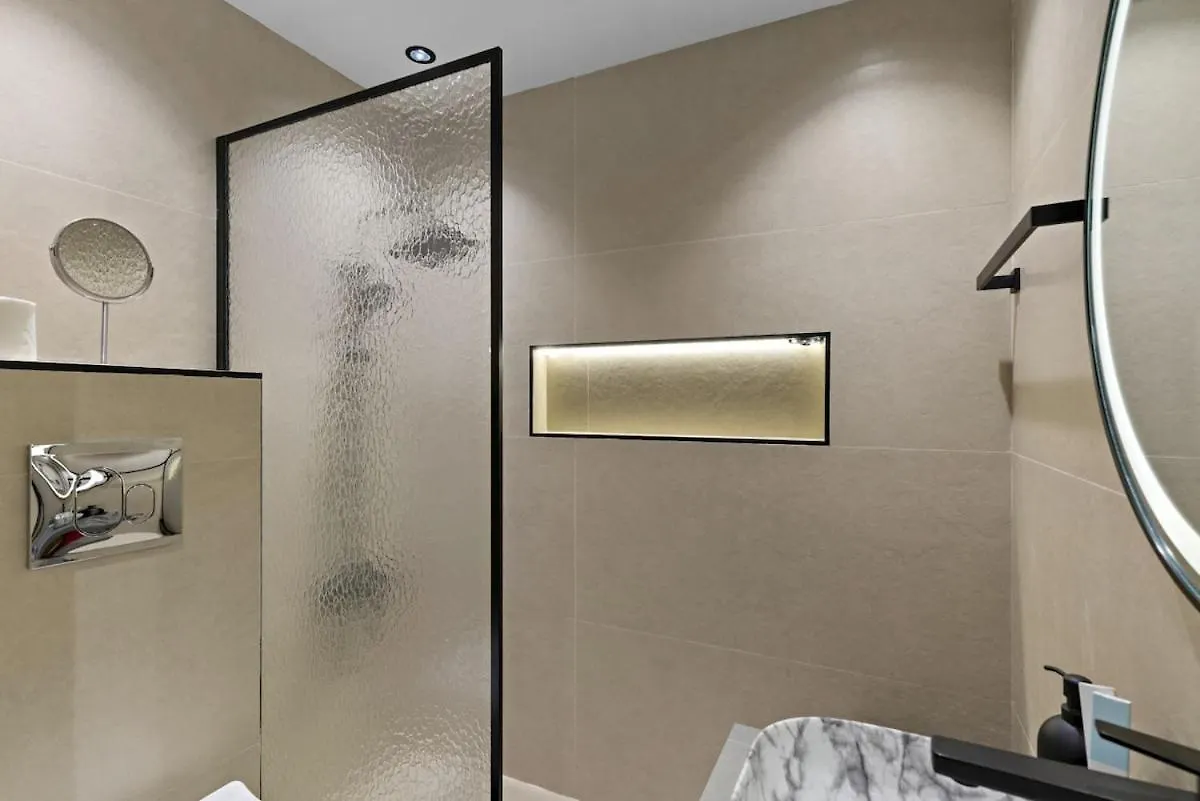Modern 1Br At Knightsbridge Court, Near Halfa Park Lejlighed Dubai